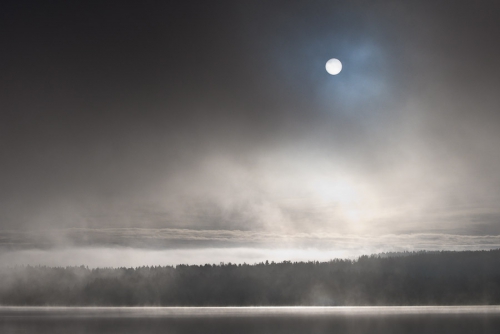 A00_3874-sun-and-mist-fog-maridalsvannet-norway